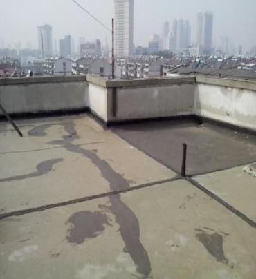 瓜州漏水维修 楼顶漏水是什么原因，楼顶漏水维修方法是什么?